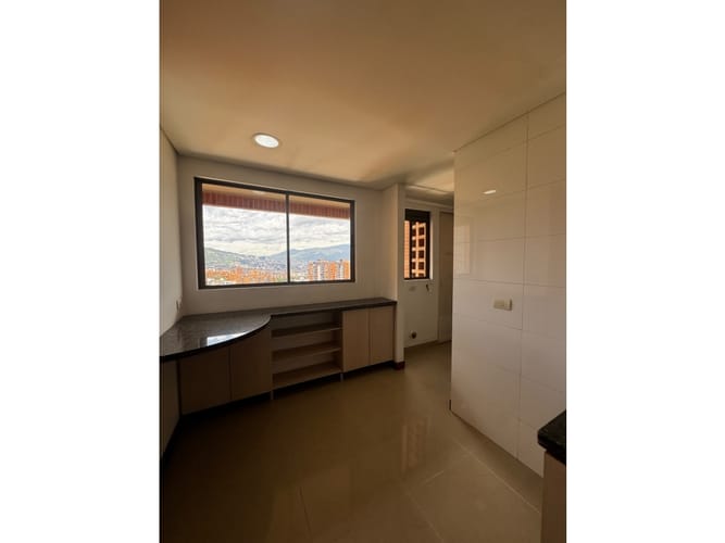 Apartamento de 3 alcobas en arriendo en Los Balsos, Medellín, 200 m² · foto 13 de 24