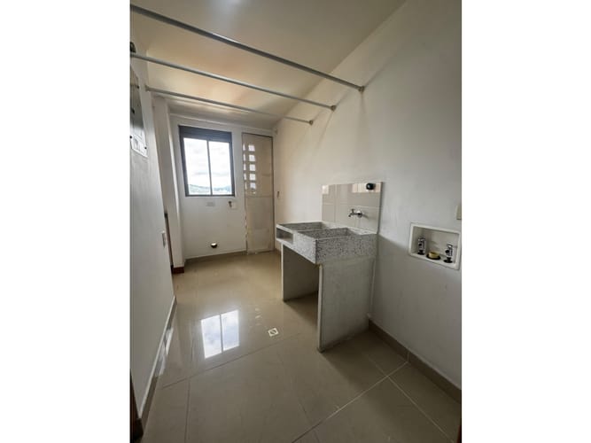 Apartamento de 3 alcobas en arriendo en Los Balsos, Medellín, 200 m² · foto 21 de 24