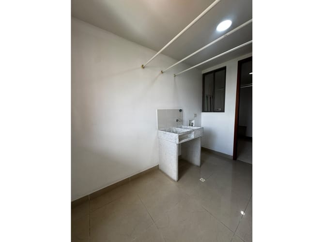 Apartamento de 3 alcobas en arriendo en Los Balsos, Medellín, 200 m² · foto 22 de 24