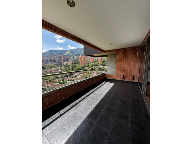 Apartamento de 3 alcobas en arriendo en Los Balsos, Medellín, 200 m² · foto 23 de 24