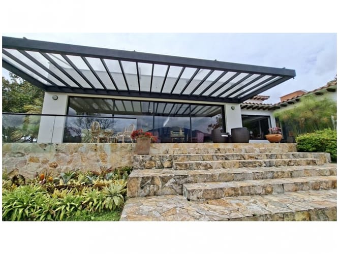 Casa de 5 alcobas en arriendo en El Retiro, 700 m² · foto 2 de 24