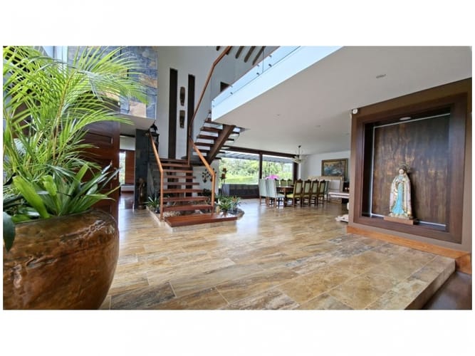 Casa de 5 alcobas en arriendo en El Retiro, 700 m² · foto 3 de 24