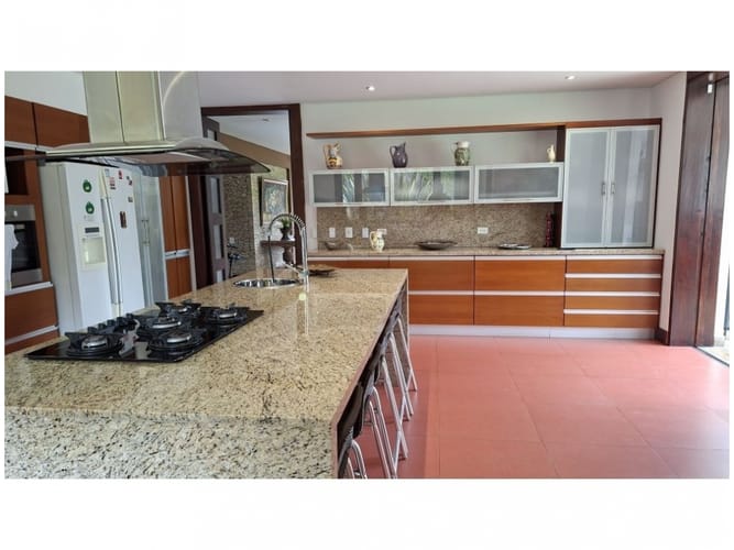 Casa de 5 alcobas en arriendo en El Retiro, 700 m² · foto 6 de 24