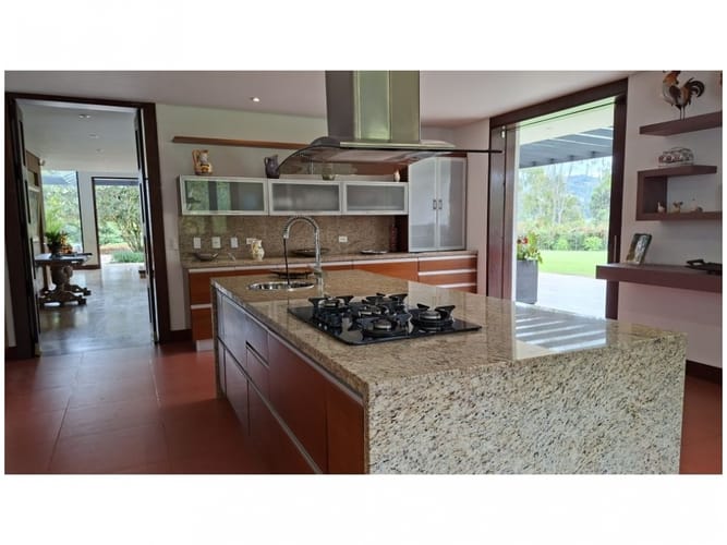 Casa de 5 alcobas en arriendo en El Retiro, 700 m² · foto 8 de 24