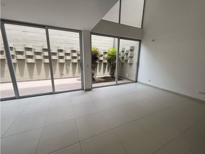 Casa de 3 alcobas en venta en Llano Grande, Rionegro, 168 m² · foto 3 de 11