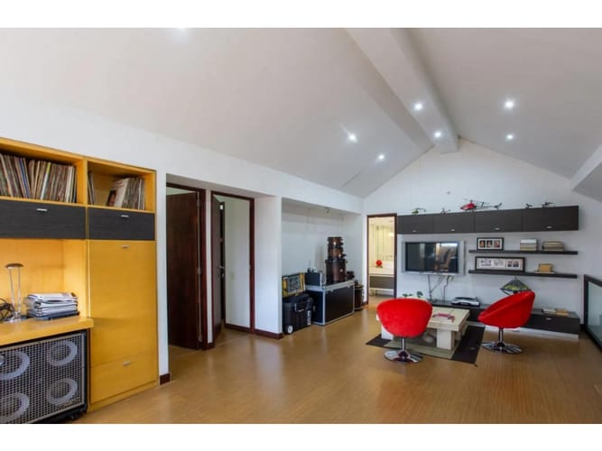 Apartamento de 4 alcobas en venta en El Poblado, Medellín, 305 m² · foto 3 de 22