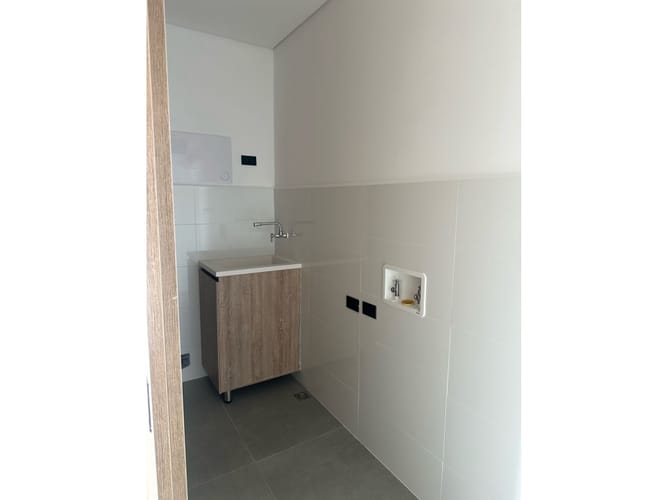 Apartamento de 2 alcobas en arriendo en Castropol, Medellín, 88 m² · foto 6 de 24