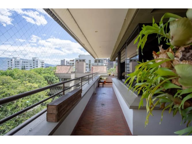 Apartamento de 4 alcobas en venta en El Poblado, Medellín, 305 m² · foto 7 de 22