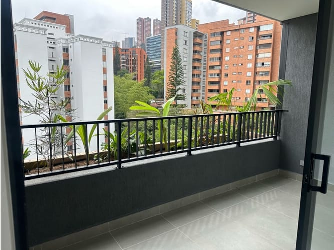 Apartamento de 2 alcobas en arriendo en Castropol, Medellín, 88 m² · foto 8 de 24