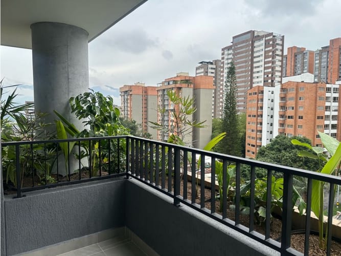 Apartamento de 2 alcobas en arriendo en Castropol, Medellín, 88 m² · foto 9 de 24