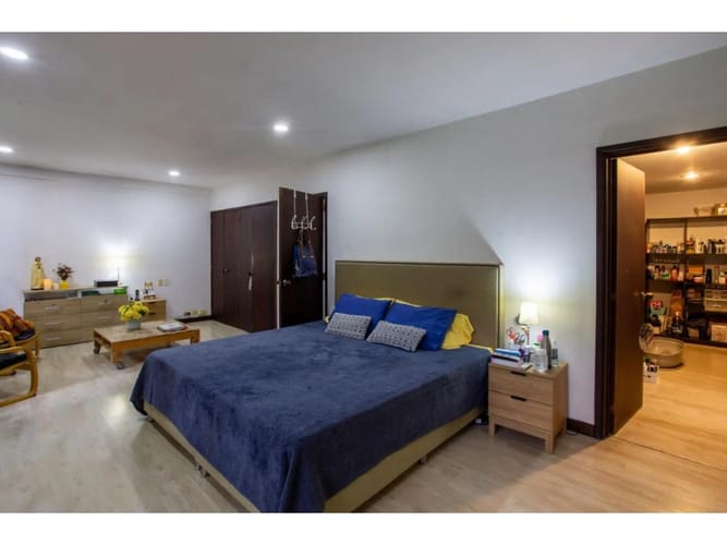 Apartamento de 4 alcobas en venta en El Poblado, Medellín, 305 m² · foto 14 de 22
