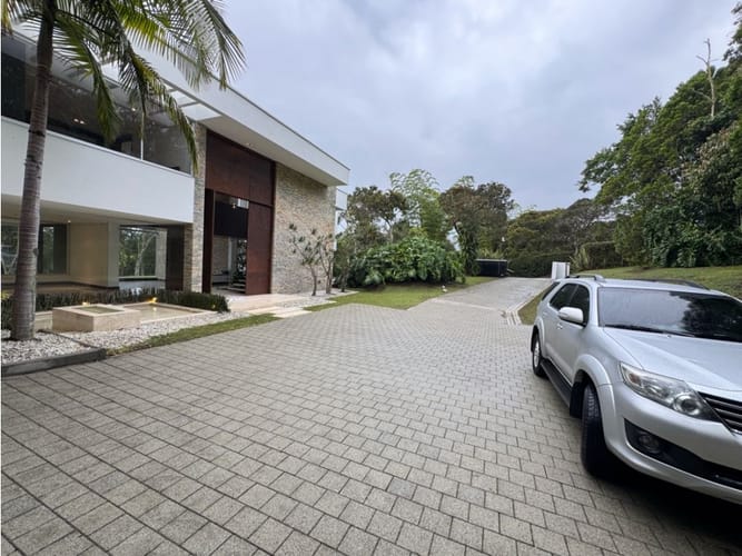 Casa de 5 alcobas en venta en Llano Grande, Rionegro, 670 m² · foto 3 de 23