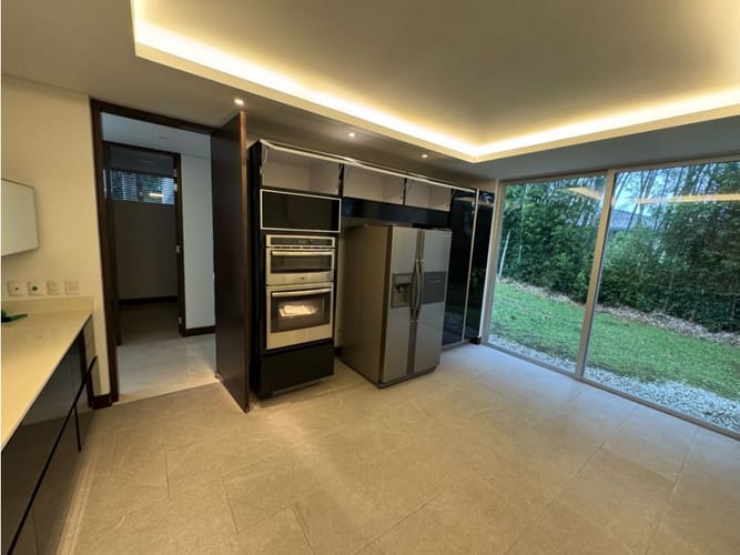 Casa de 5 alcobas en venta en Llano Grande, Rionegro, 670 m² · foto 5 de 23