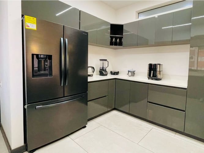 Apartamento de 5 alcobas en venta en El Poblado, Medellín, 262 m² · foto 2 de 20