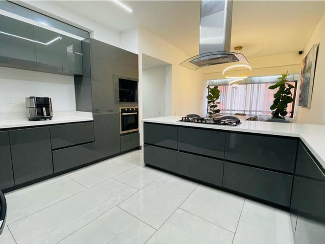 Apartamento de 5 alcobas en venta en El Poblado, Medellín, 262 m² · foto 7 de 20