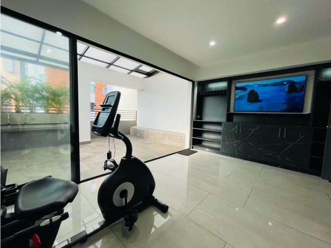 Apartamento de 5 alcobas en venta en El Poblado, Medellín, 262 m² · foto 13 de 20