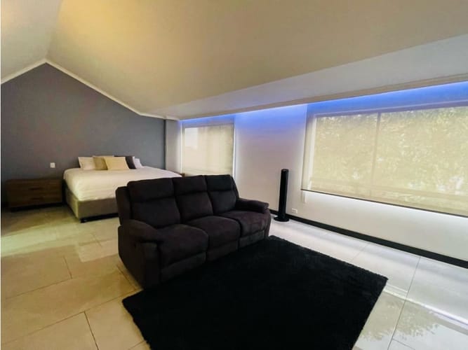 Apartamento de 5 alcobas en venta en El Poblado, Medellín, 262 m² · foto 16 de 20