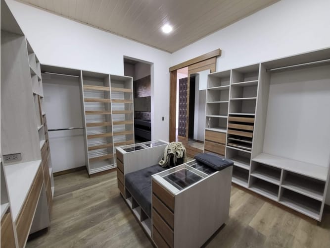 Casa de 4 alcobas en arriendo en Llano Grande, Rionegro, 540 m² · foto 18 de 22