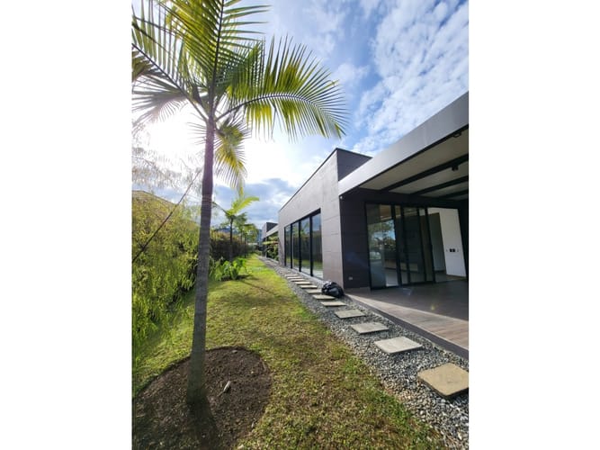 Casa de 4 alcobas en venta en Llano Grande, Rionegro, 540 m² · foto 9 de 22