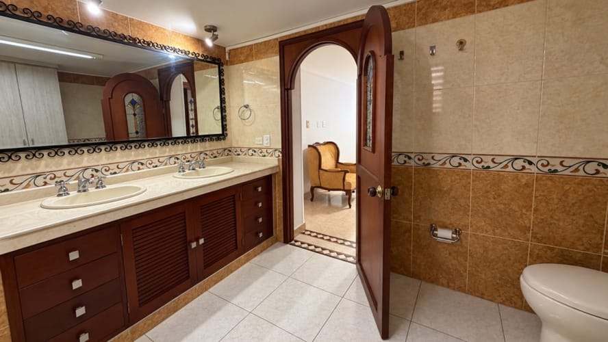 Casa de 5 alcobas en arriendo en San Fernando Viejo, Cali, 400 m² · foto 12 de 20