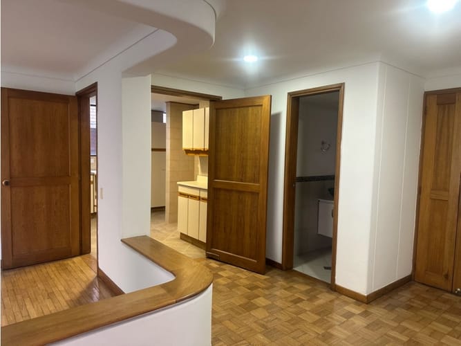 Apartamento de 3 alcobas en arriendo en El Poblado, Medellín, 175 m² · foto 2 de 24