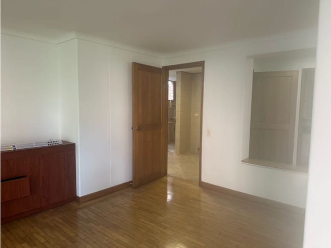 Apartamento de 3 alcobas en arriendo en El Poblado, Medellín, 175 m² · foto 17 de 24