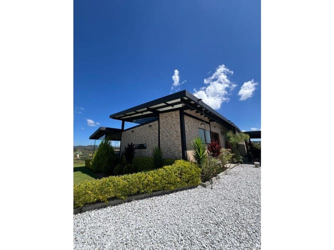 Casa de 2 alcobas en venta en Pantanillo, El Retiro, 224 m² · foto 2 de 19