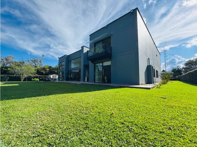 Casa de 6 alcobas en venta en Llano Grande, Rionegro, 900 m² · foto 5 de 24