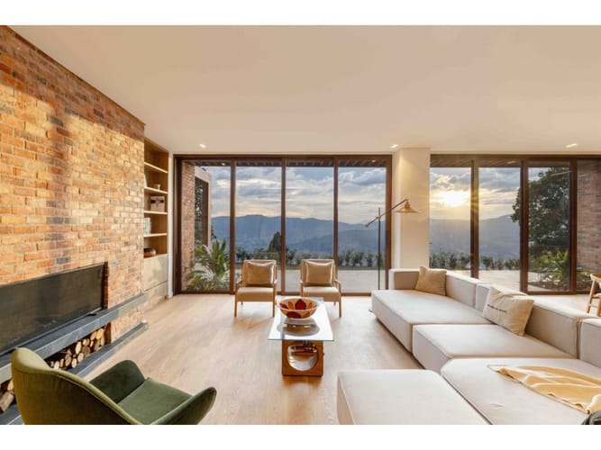 Casa de 6 alcobas en venta en Las Palmas, Medellín, 830 m² · foto 4 de 23