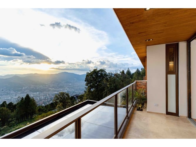 Casa de 6 alcobas en venta en Las Palmas, Medellín, 830 m² · foto 5 de 23