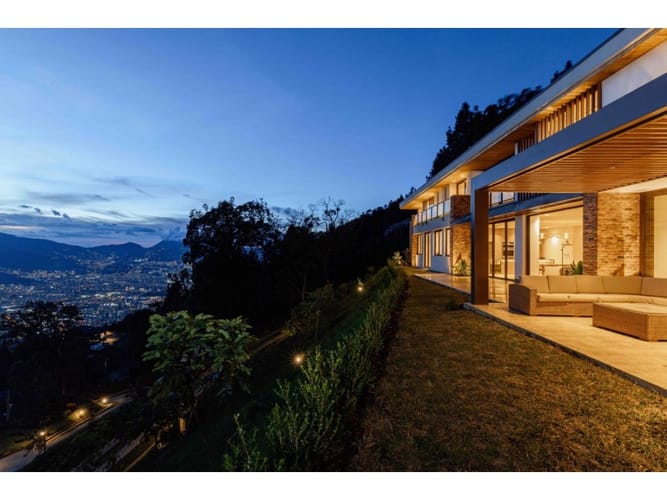 Casa de 6 alcobas en venta en Las Palmas, Medellín, 830 m² · foto 6 de 23