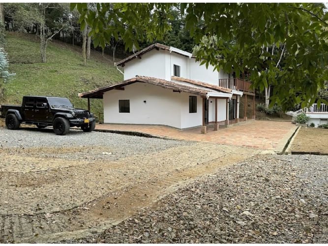 Casa de 3 alcobas en venta en Santa Elena, Rionegro, 250 m² · foto 7 de 23