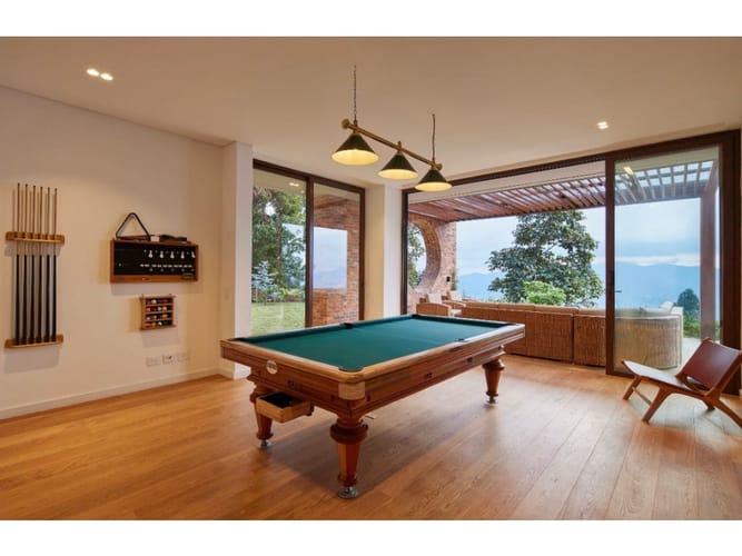 Casa de 6 alcobas en venta en Las Palmas, Medellín, 830 m² · foto 18 de 23
