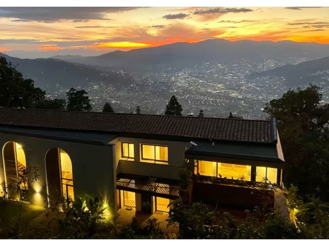 Casa de 6 alcobas en venta en Las Palmas, Medellín, 830 m² · foto 21 de 23