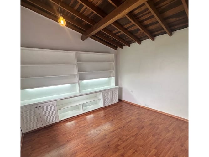 Casa de 3 alcobas en venta en Santa Elena, Rionegro, 250 m² · foto 18 de 23