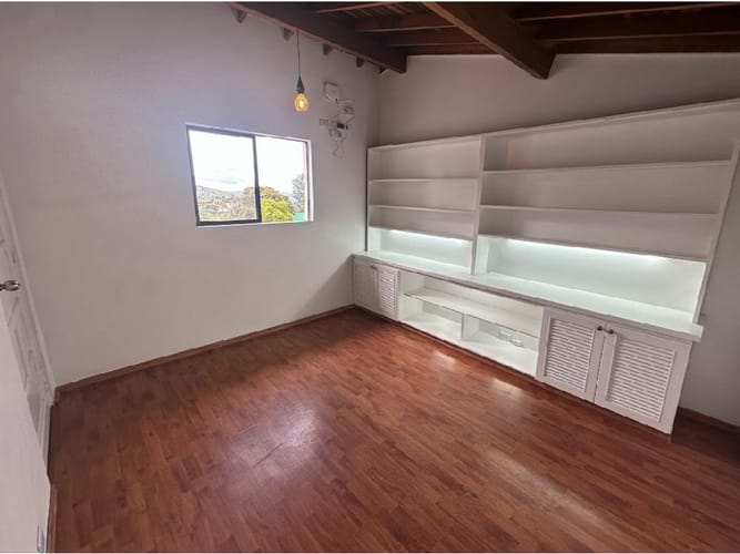 Casa de 3 alcobas en venta en Santa Elena, Rionegro, 250 m² · foto 19 de 23
