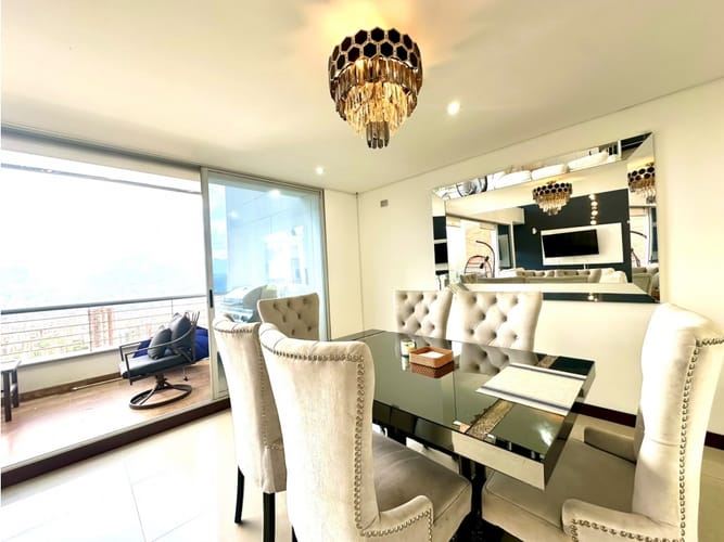 Apartamento de 3 alcobas en arriendo en Los Balsos, Medellín, 196 m² · foto 4 de 21