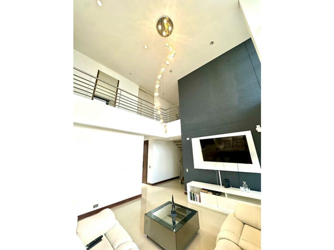 Apartamento de 3 alcobas en arriendo en Los Balsos, Medellín, 196 m² · foto 5 de 21