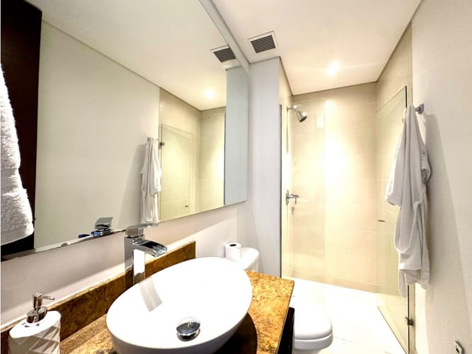 Apartamento de 3 alcobas en arriendo en Los Balsos, Medellín, 196 m² · foto 13 de 21