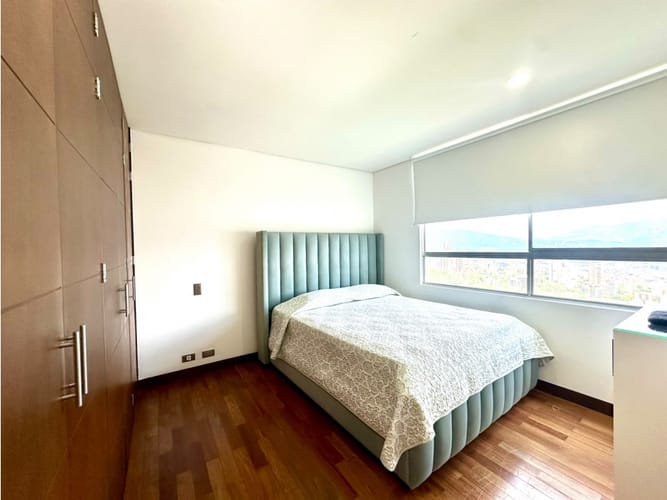 Apartamento de 3 alcobas en arriendo en Los Balsos, Medellín, 196 m² · foto 14 de 21