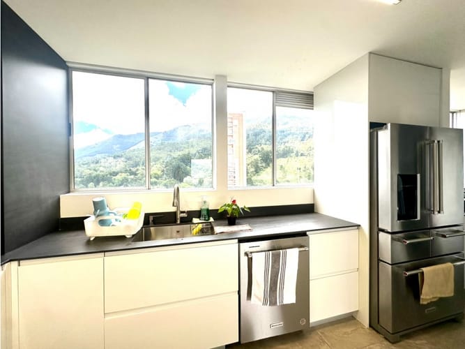 Apartamento de 3 alcobas en arriendo en Los Balsos, Medellín, 196 m² · foto 15 de 21