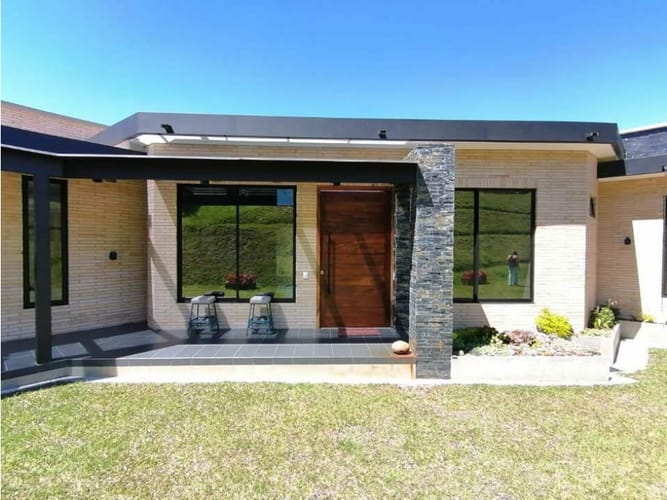 Casa de 4 alcobas en venta en El Retiro, 417 m² · foto 2 de 17