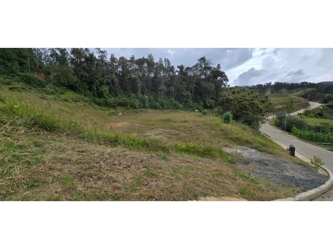 Lote en venta en Pantanillo, El Retiro, 2590 m² · foto 3 de 3
