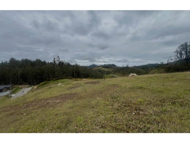 Lote en venta en Galicia, El Retiro, 2106 m² · foto 3 de 4