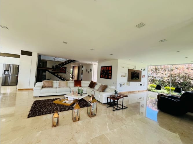 Casa de 4 alcobas en venta en Vía Las Palmas, Medellín, 450 m² · foto 1 de 24
