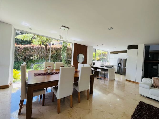 Casa de 4 alcobas en venta en Vía Las Palmas, Medellín, 450 m² · foto 3 de 24