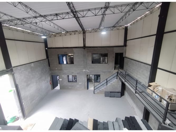 Bodega en arriendo en Guarne, 930 m² · foto 4 de 8