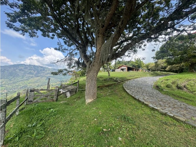 Finca en venta en Centro, Medellín, 400 m² · foto 5 de 12