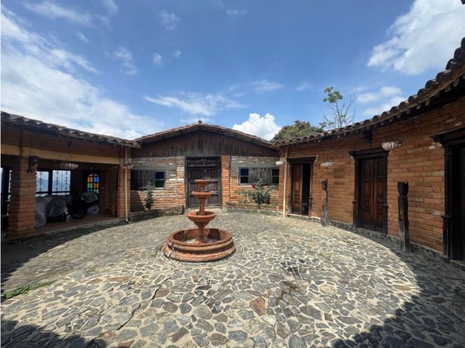 Finca en venta en Centro, Medellín, 400 m² · foto 10 de 12