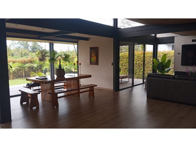 Casa de 4 alcobas en venta en Llano Grande, Rionegro, 300 m² · foto 6 de 24